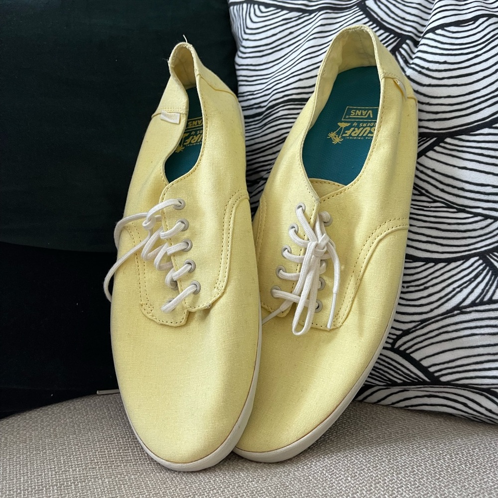 Vans Surfsider Shoes (brand new!)